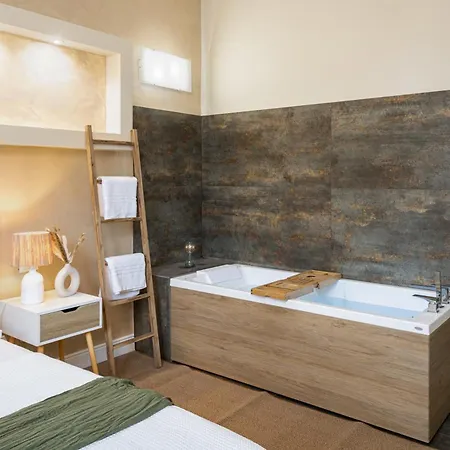 Elegante Con Giardino Privato, Jacuzzi Nel Cuore Di