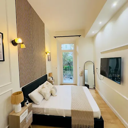 Elegante Con Giardino Privato, Jacuzzi Nel Cuore Di アパート *