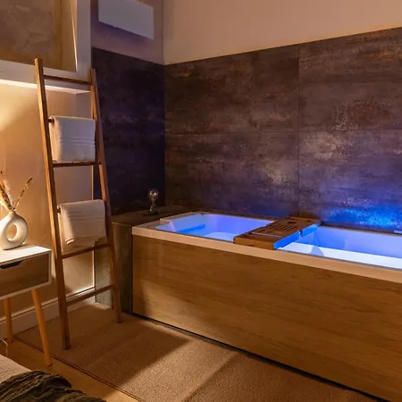 Lejlighed Elegante Con Giardino Privato, Jacuzzi Nel Cuore Di