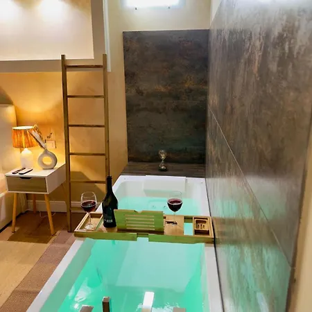 Lejlighed Elegante Con Giardino Privato, Jacuzzi Nel Cuore Di