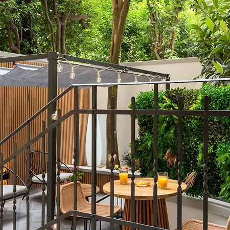 Elegante Con Giardino Privato, Jacuzzi Nel Cuore Di Lejlighed